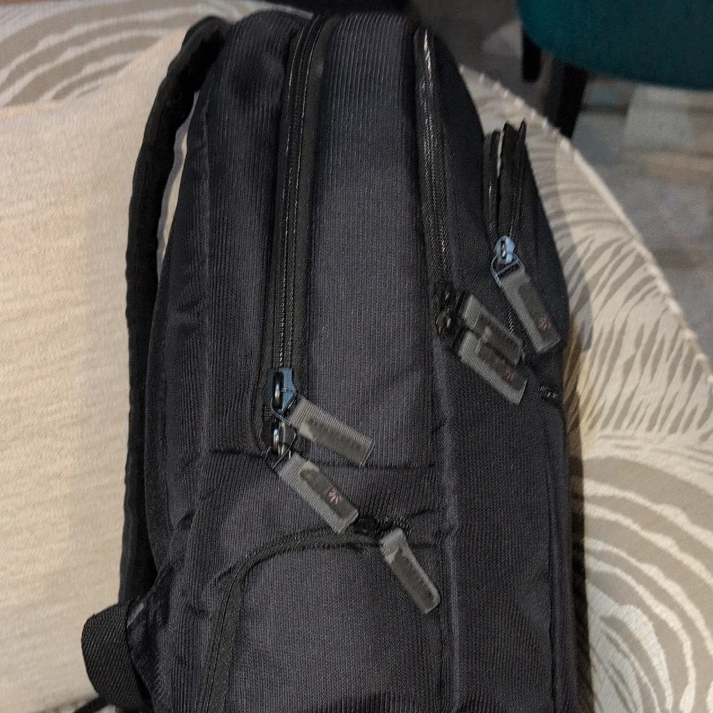 Case Logic Large Black Uplink Backpack